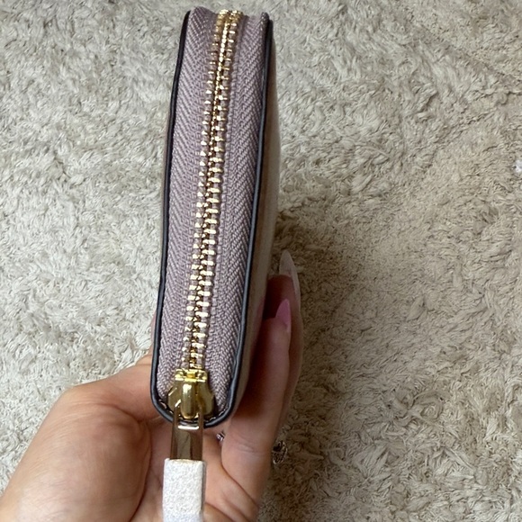 NWT Tory Burch Limited Edition Robinson Metallic Zip Continental Wallet - Picture 4 of 11